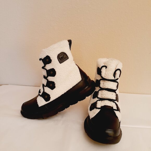 Sorel Faux Shearing Winter Boots - Picture 3 of 13